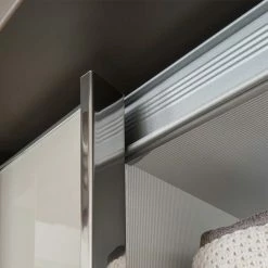 2-türiger Schrank Mit Schwebetüren - Symca -Wohnen Shop 2 tueriger schrank mit schwebetueren spiegel hellgrau glas symca 04