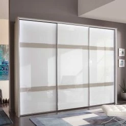 Glas Schwebetüren Schrank In Weiß & Grau - Pruducia -Wohnen Shop glas schwebetueren schrank in weiss grau 3 tuerig pruducia 03